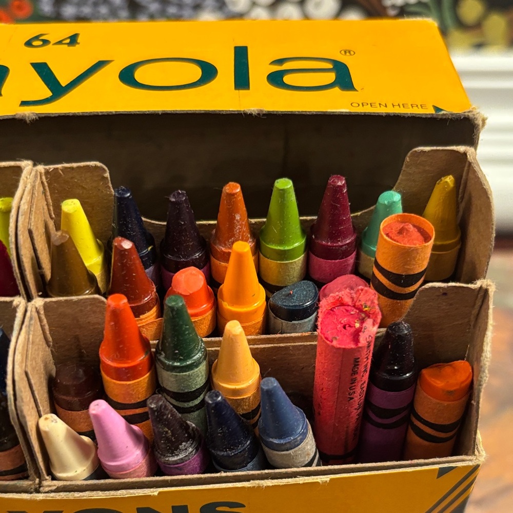 Vintage Crayon 64-Count Crayons Box – Yellow & Dark Green Built in Sharpener - Picture 5 of 14